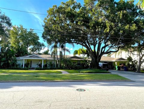 648 GENEVA PLACE TAMPA FL 33606