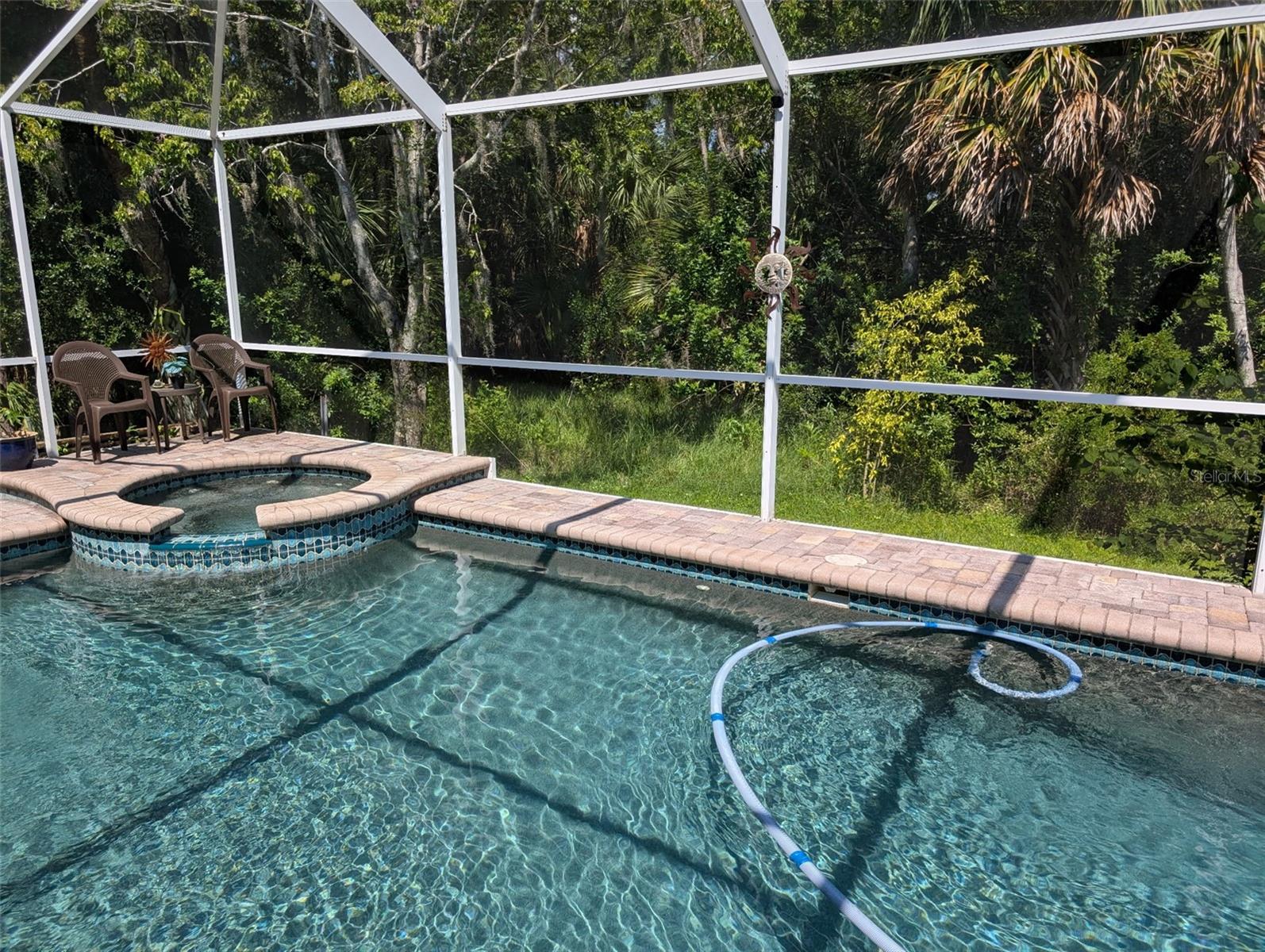 589 LAKEWOOD DRIVE
