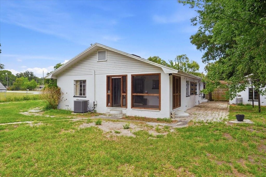Photo of 2040 Old Dixie Highway, Auburndale, FL 33823 (MLS # L4962069)