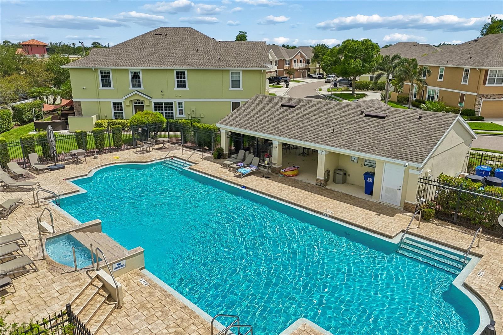BAY BREEZE COVE - Residential