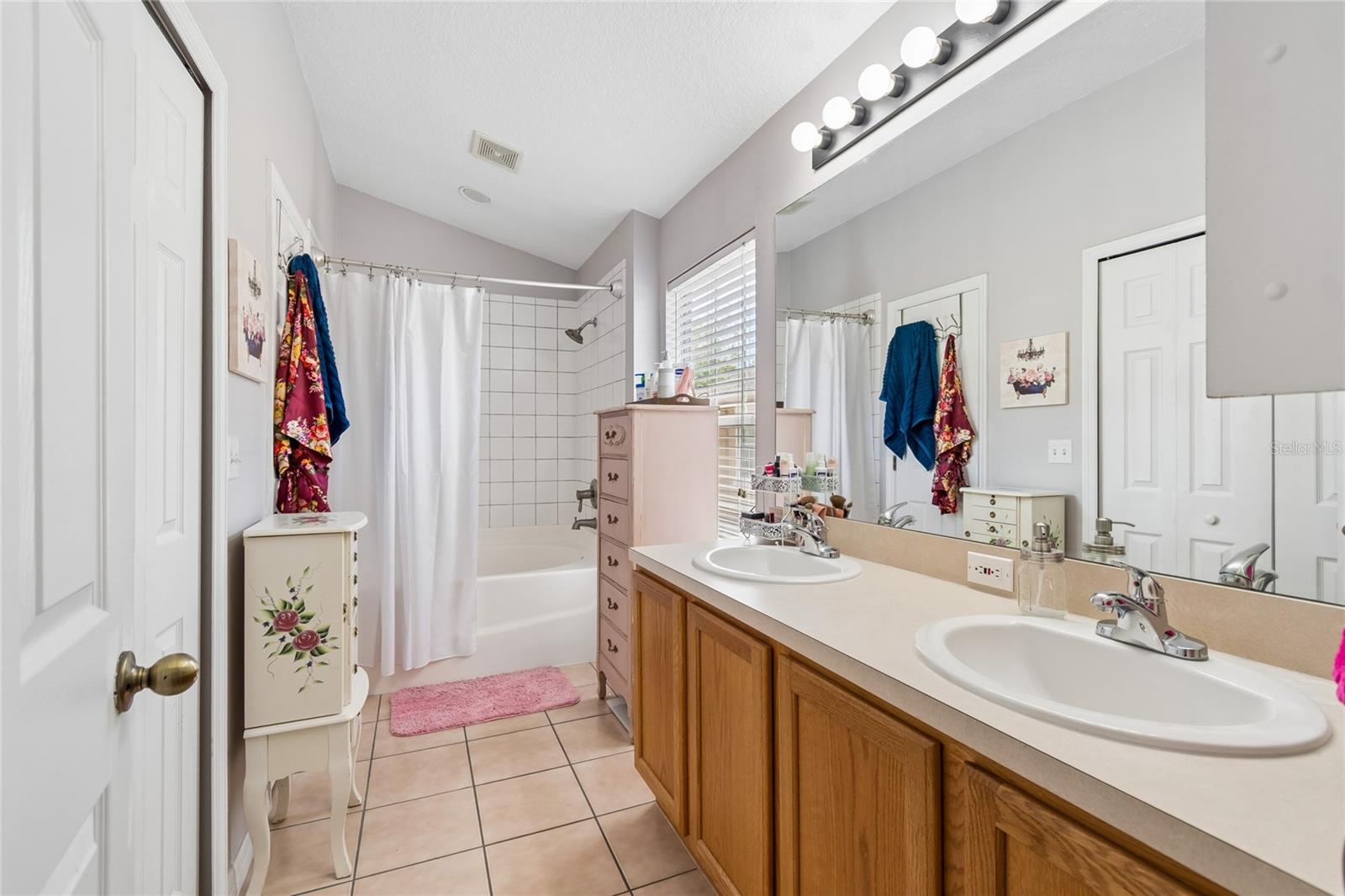 BAY BREEZE COVE - Residential