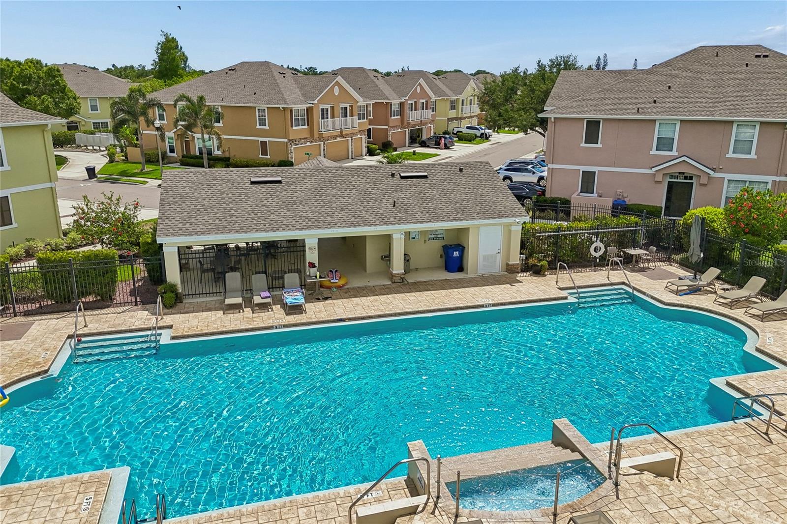 BAY BREEZE COVE - Residential