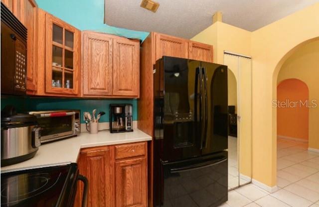 313 SE WALLACE TERRACE