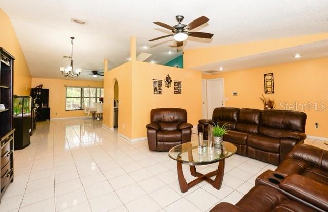 313 SE WALLACE TERRACE