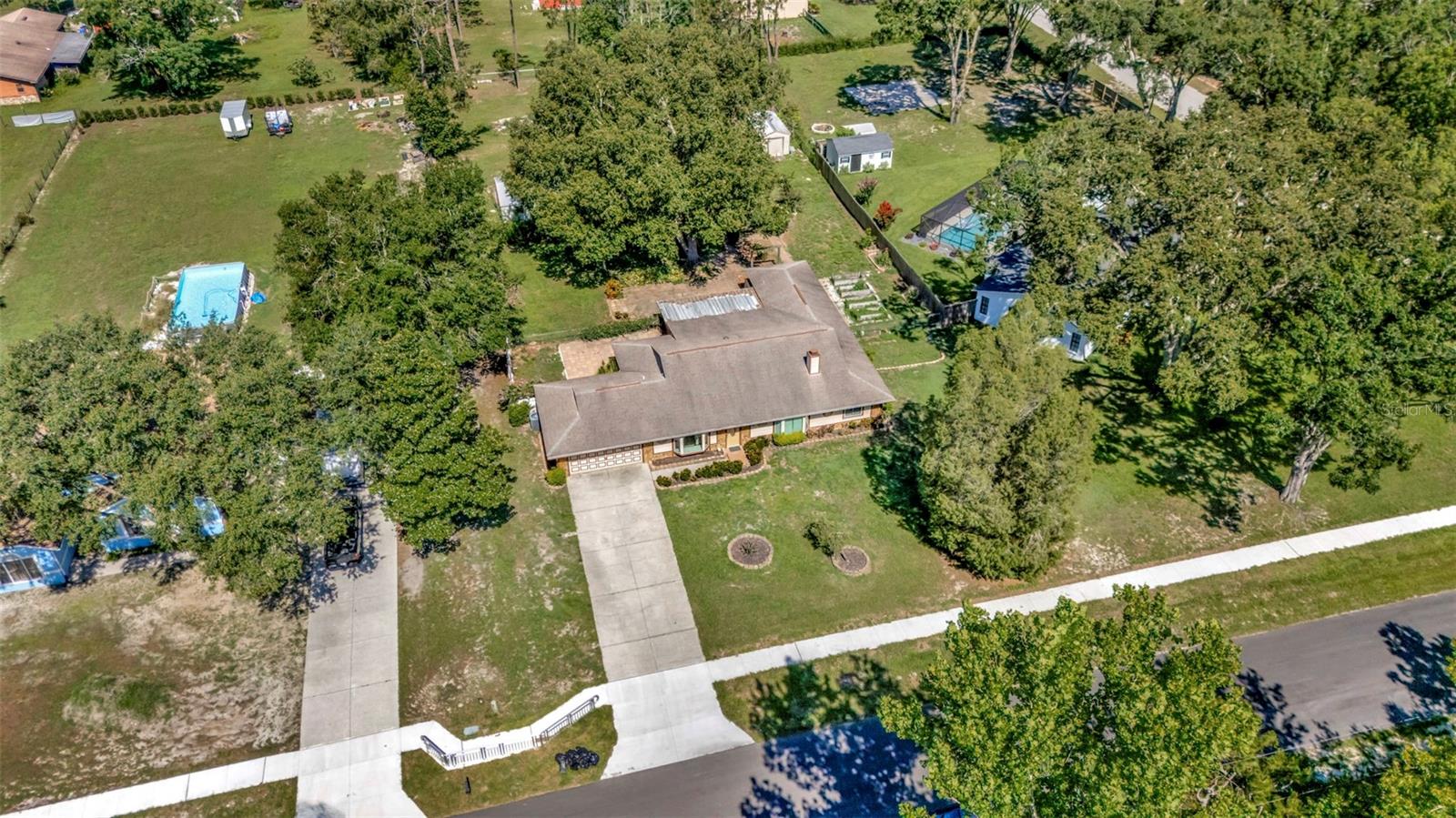 5905 CAROLINE DRIVE