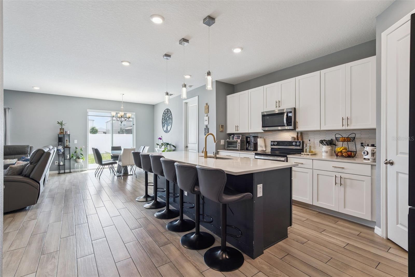 HAMPTON OAKS - Residential