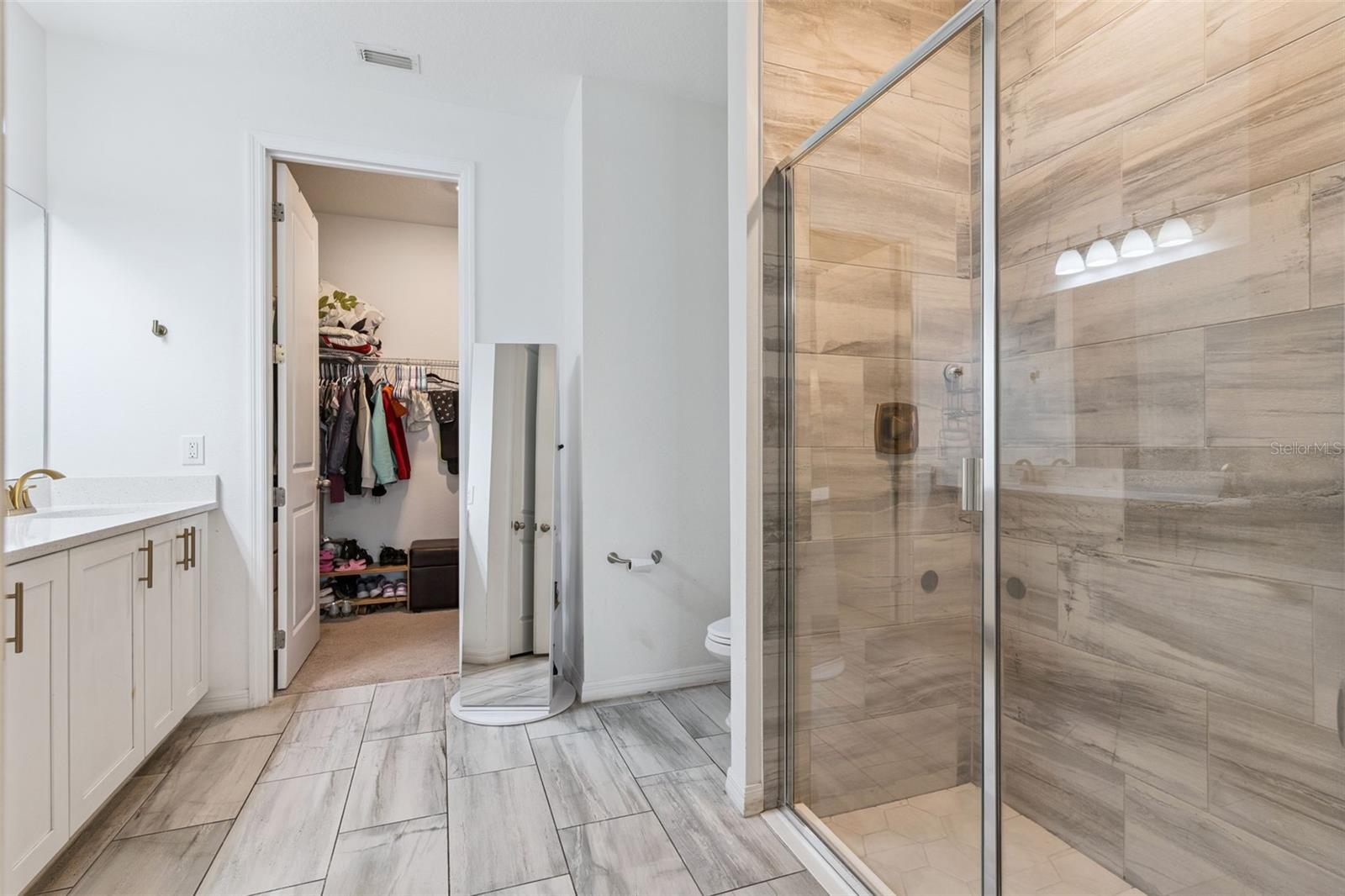 HAMPTON OAKS - Residential