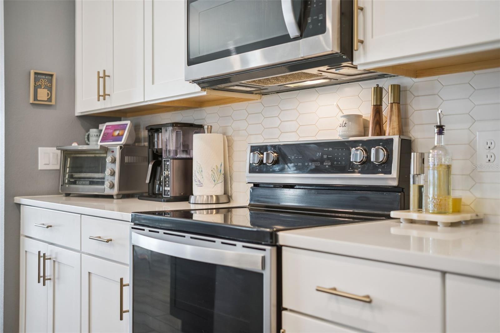 HAMPTON OAKS - Residential