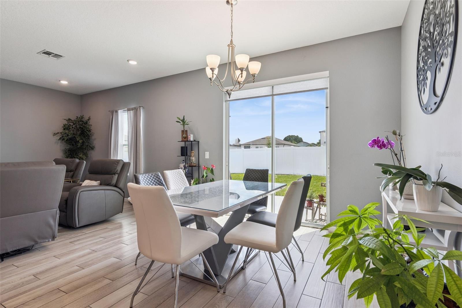 HAMPTON OAKS - Residential