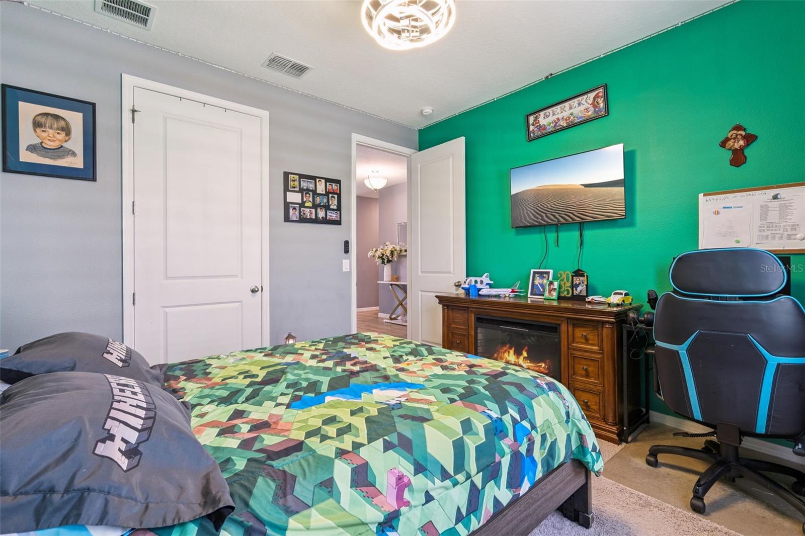 HAMPTON OAKS - Residential