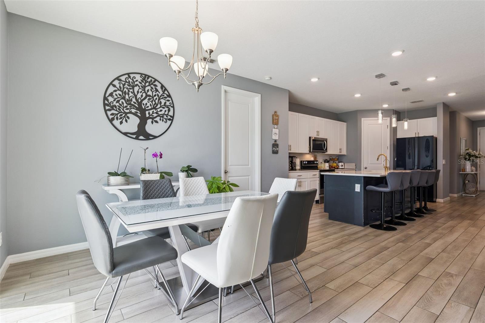 HAMPTON OAKS - Residential