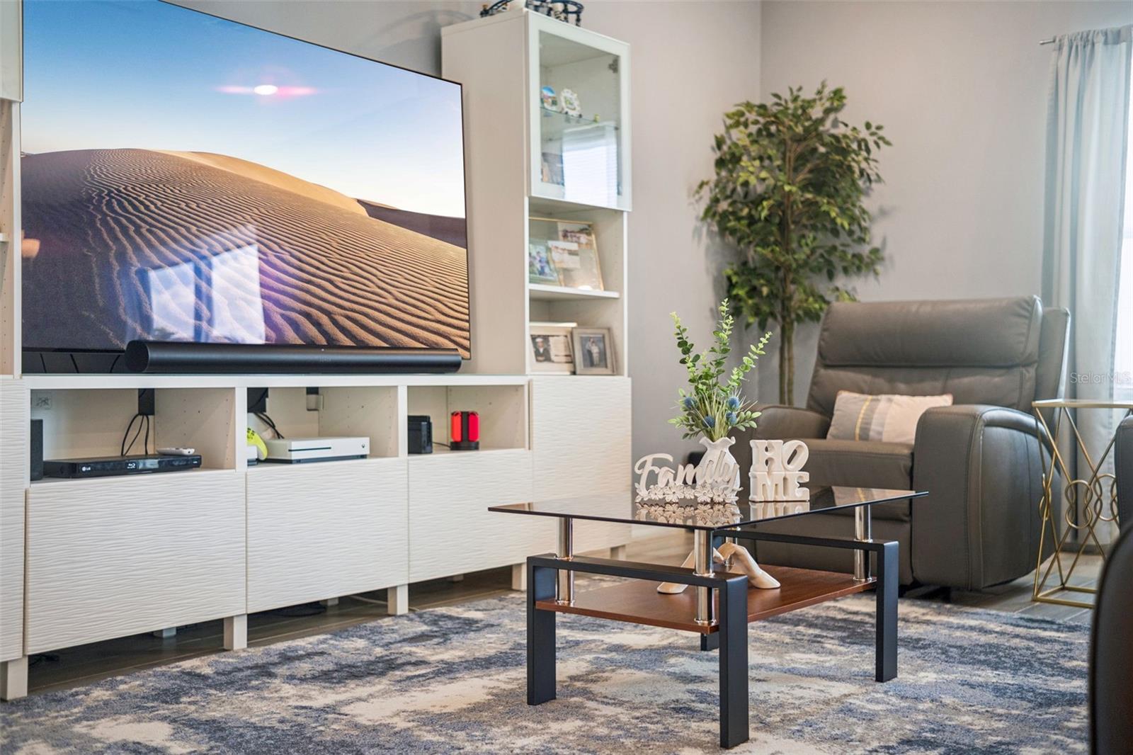 HAMPTON OAKS - Residential