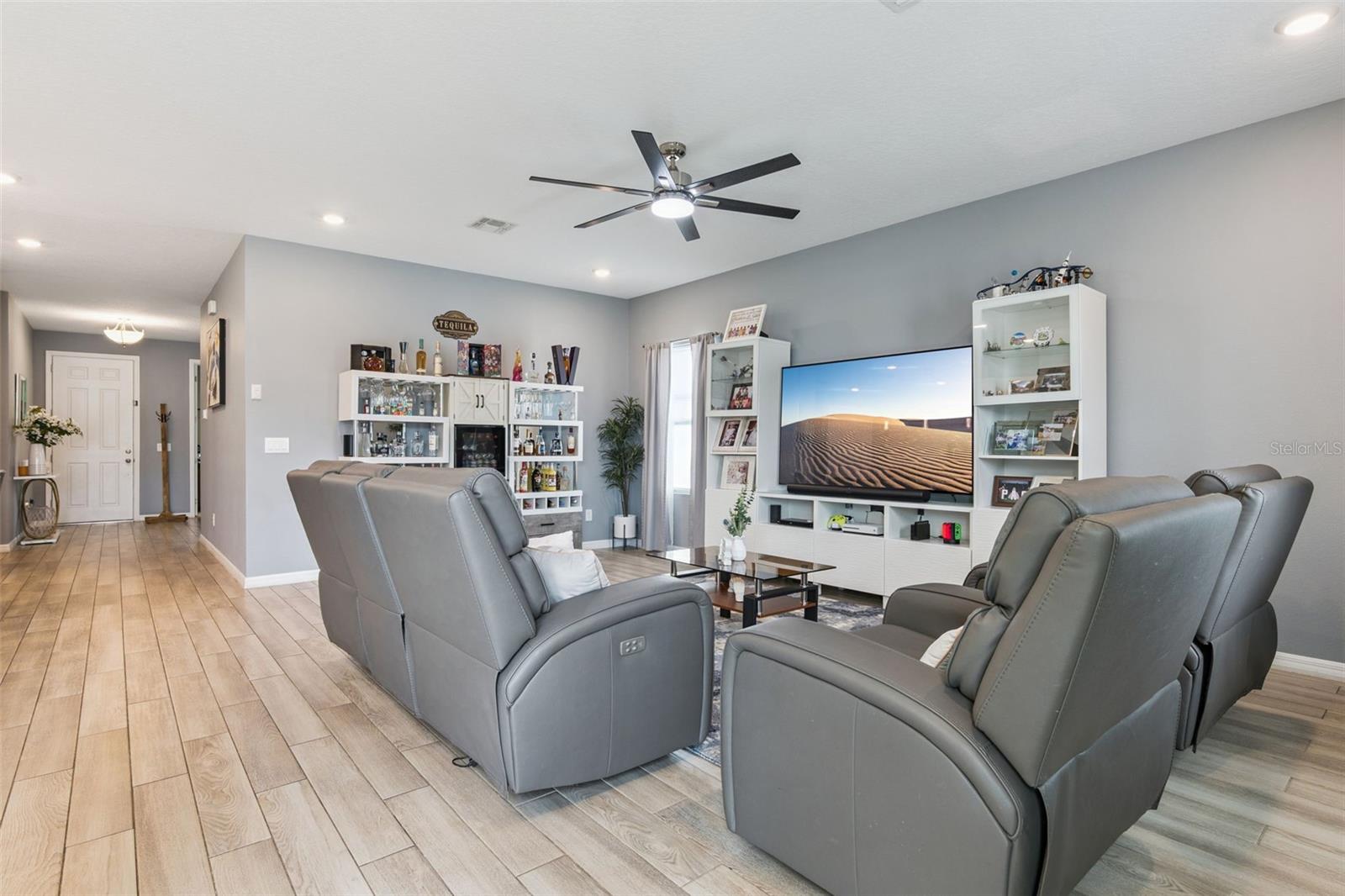 HAMPTON OAKS - Residential