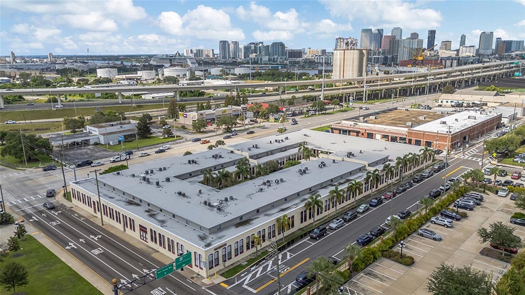 Photo of 2001 E 2nd Avenue #27, Tampa, FL 33605 (MLS # O6439736)