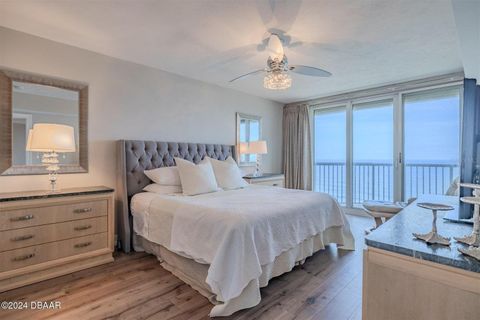 A home in DAYTONA BEACH