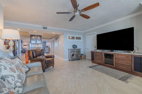 A home in DAYTONA BEACH