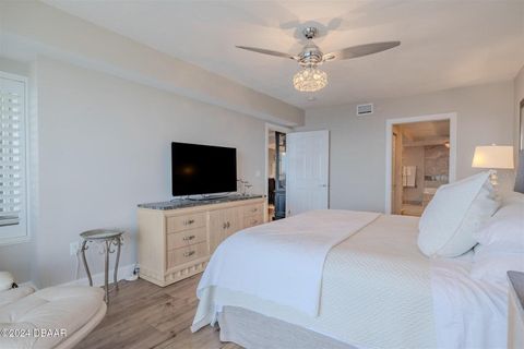 A home in DAYTONA BEACH