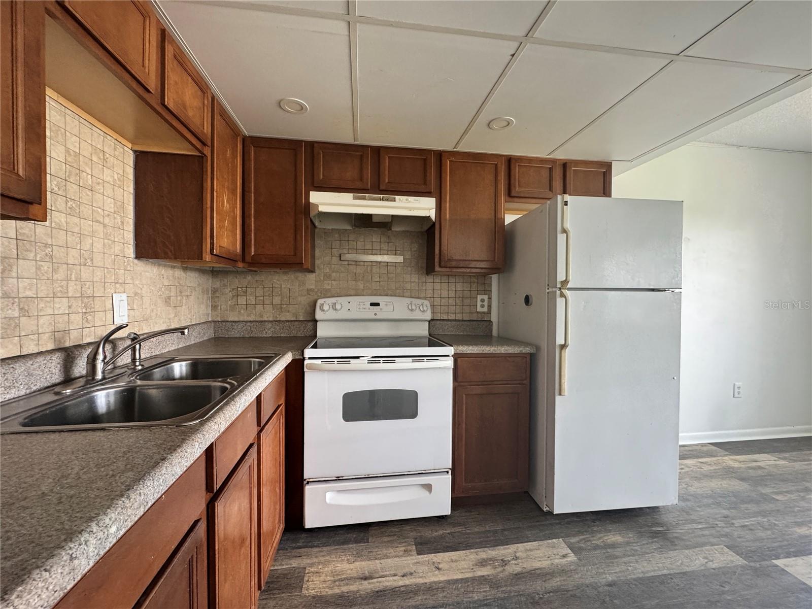 S & F SUB PT REP OF BLK B - Residential Income