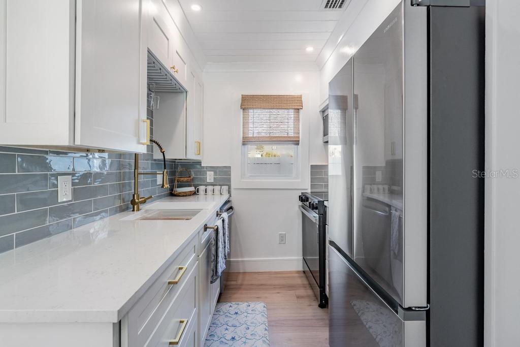 PENGUIN CABANA SUB - Residential