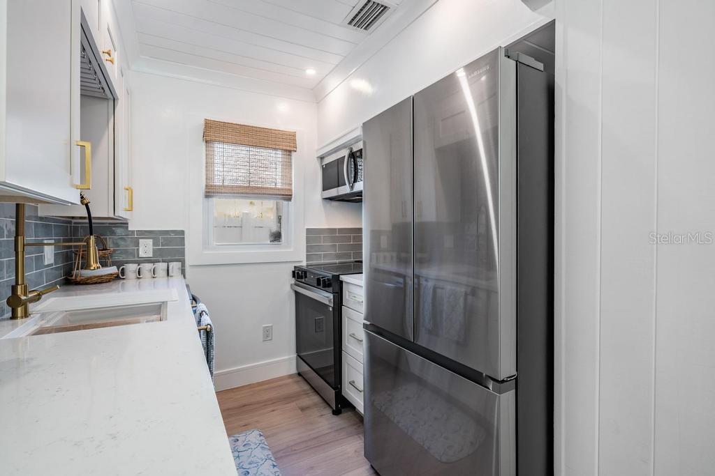 PENGUIN CABANA SUB - Residential