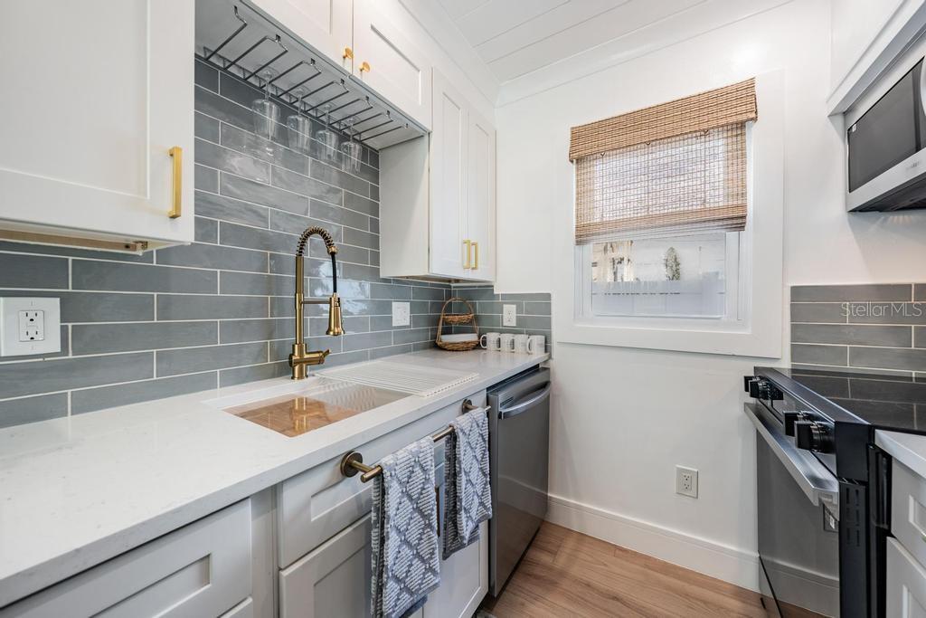 PENGUIN CABANA SUB - Residential