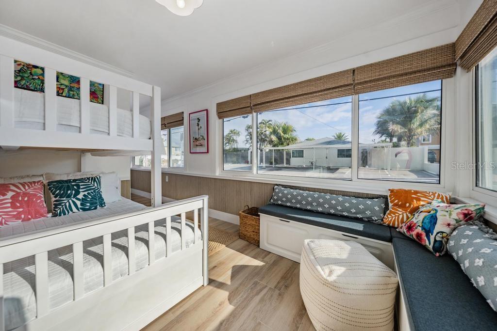 PENGUIN CABANA SUB - Residential