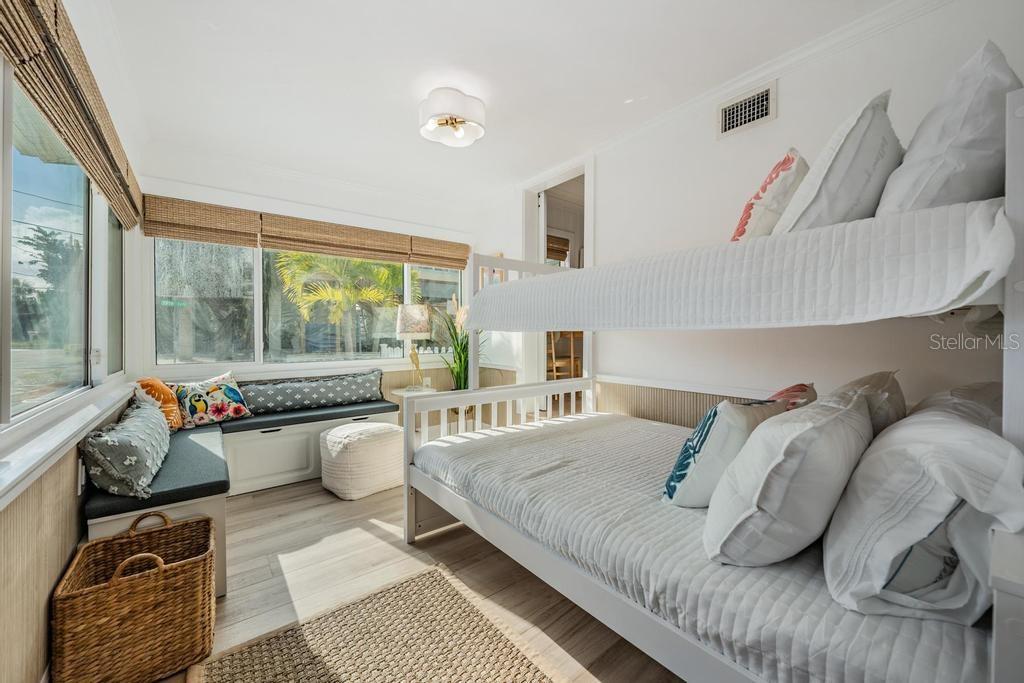 PENGUIN CABANA SUB - Residential