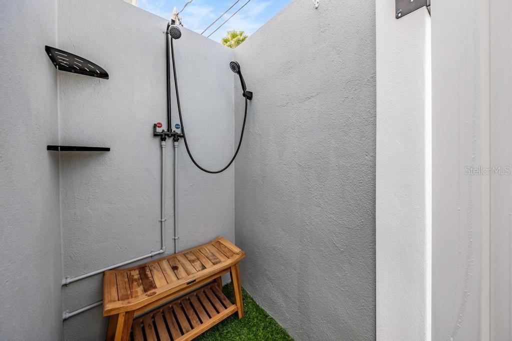 PENGUIN CABANA SUB - Residential