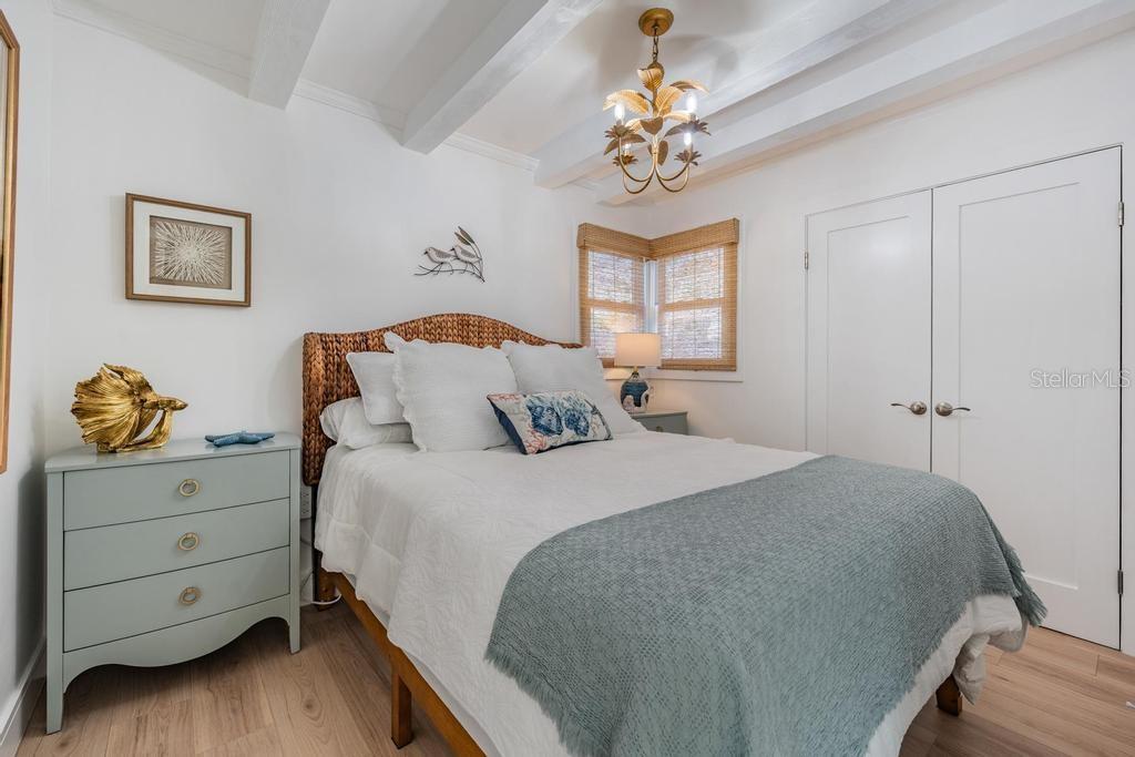 PENGUIN CABANA SUB - Residential