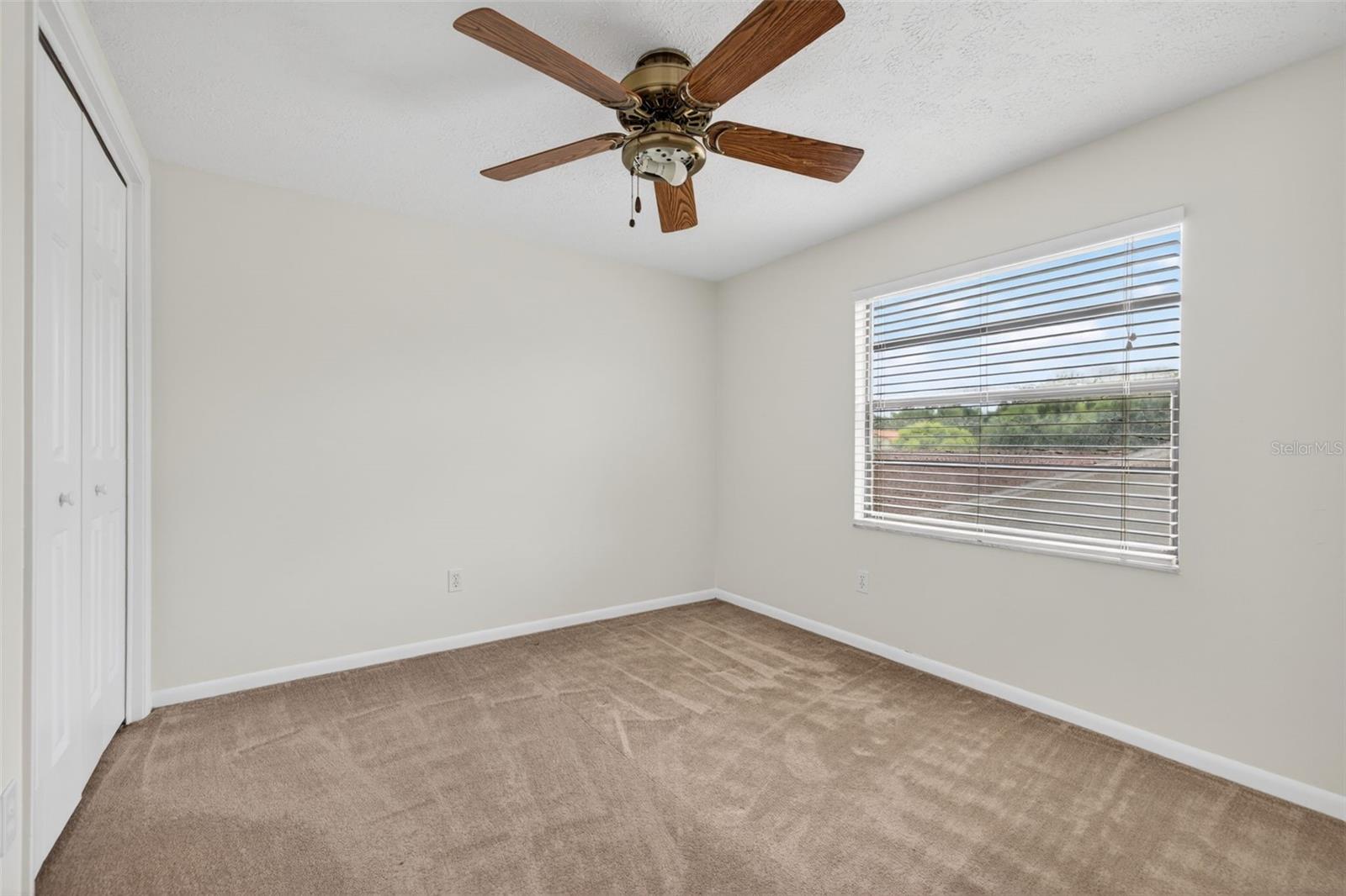 COUNTRY PLACE UNIT 3 B - Residential