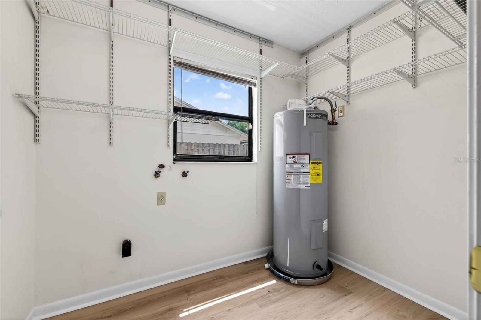 COUNTRY PLACE UNIT 3 B - Residential