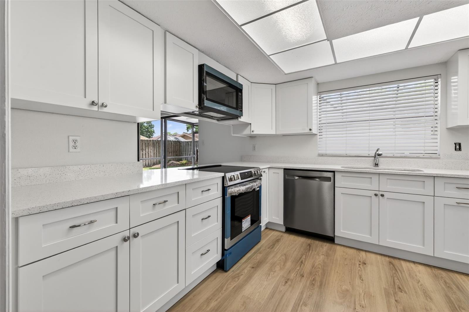 COUNTRY PLACE UNIT 3 B - Residential