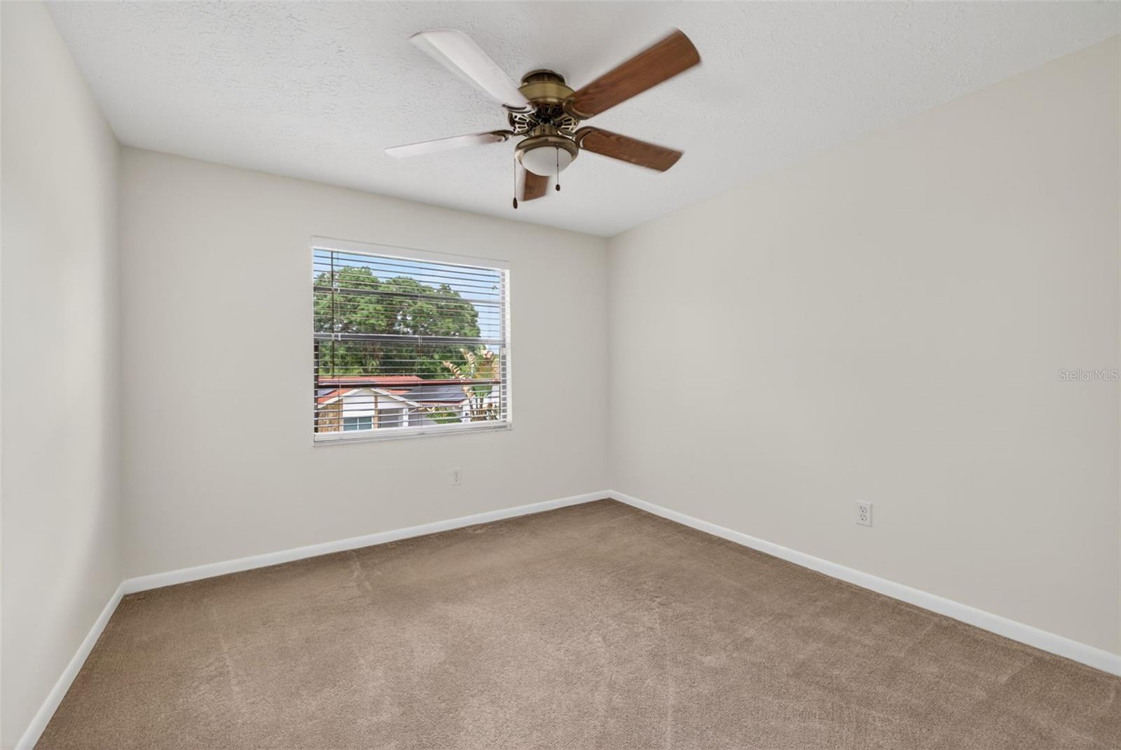 COUNTRY PLACE UNIT 3 B - Residential