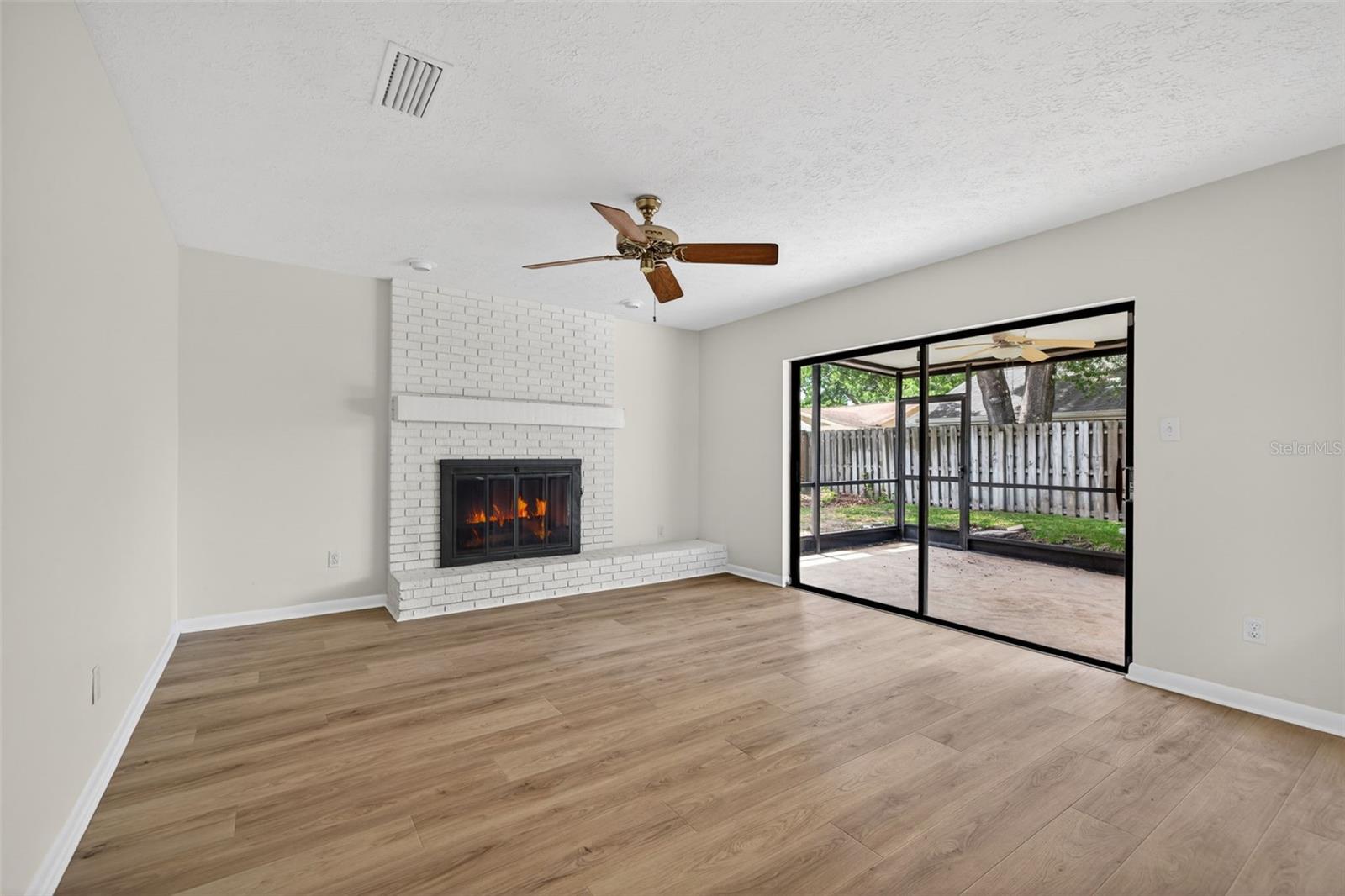 COUNTRY PLACE UNIT 3 B - Residential
