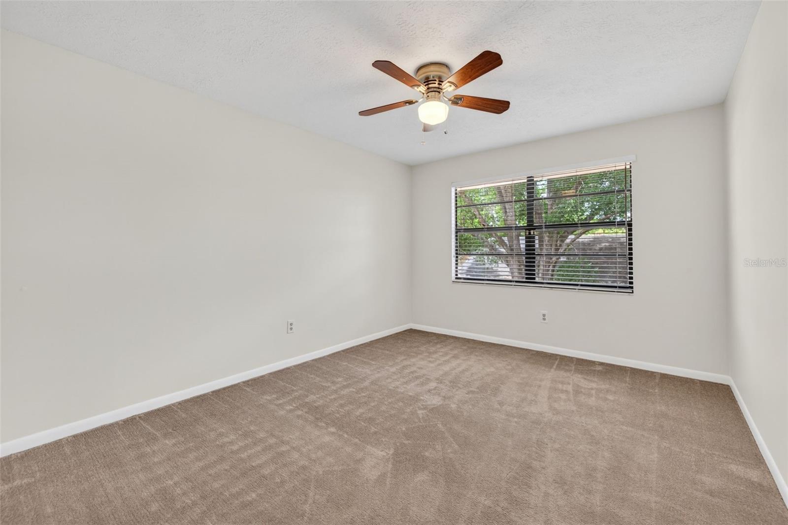 COUNTRY PLACE UNIT 3 B - Residential
