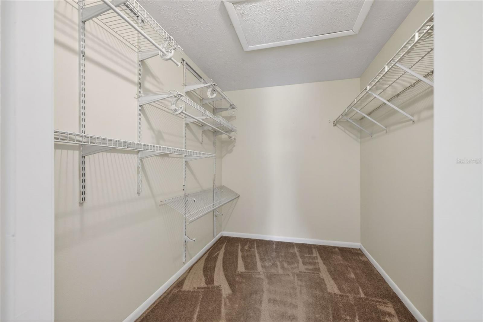 COUNTRY PLACE UNIT 3 B - Residential
