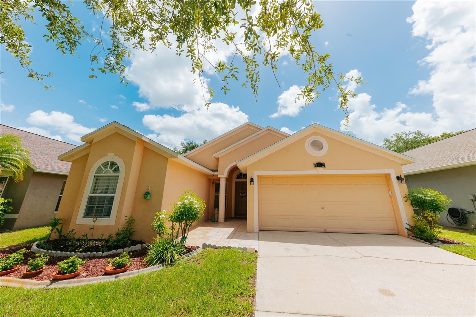 9852 LAUREL LEDGE DRIVE