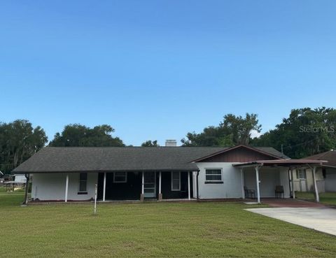 3 beds bed, 2 baths bath property at 919 Cr 482d, Lake Panasoffkee, FL 33538