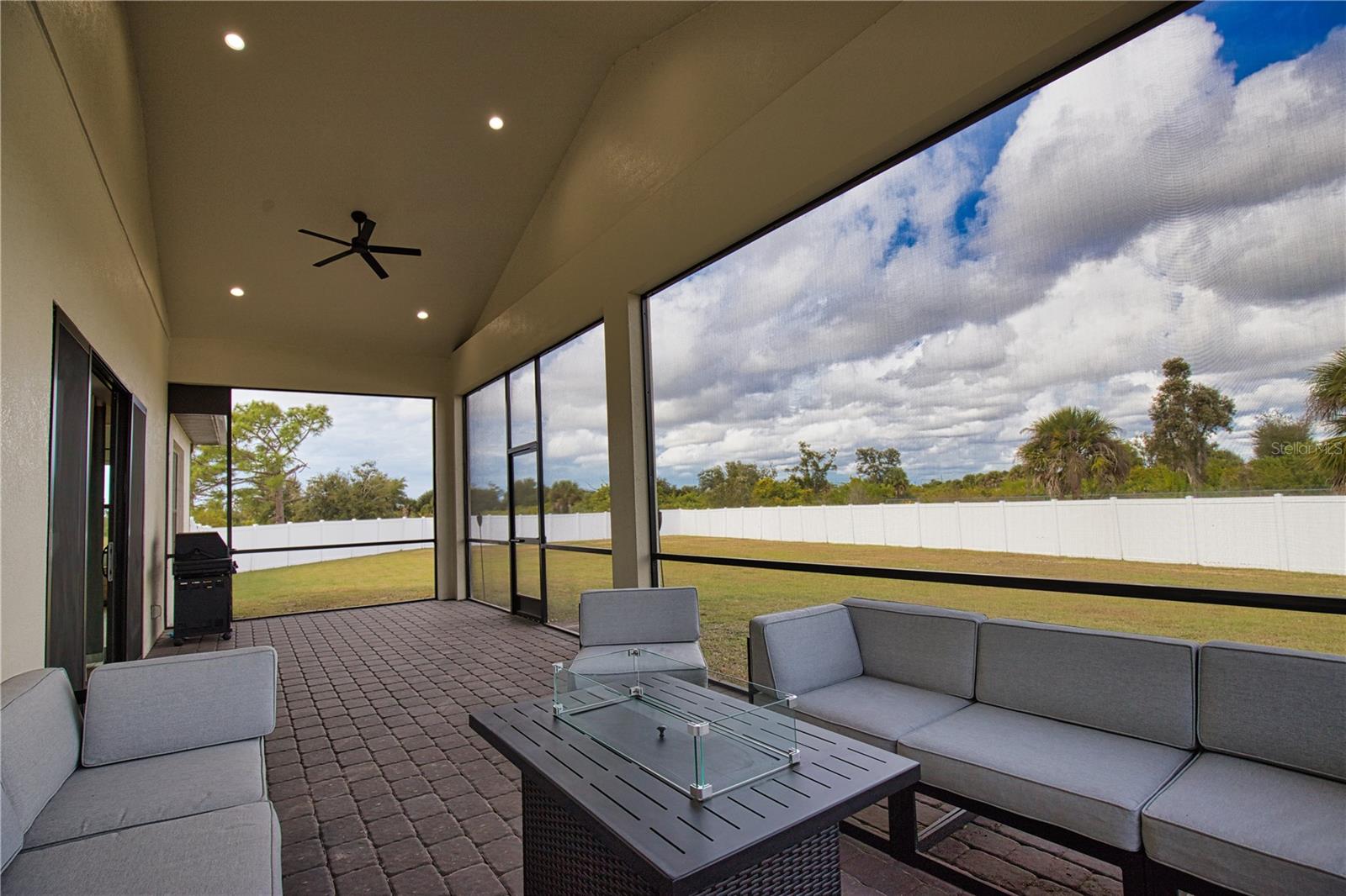 ROTONDA SANDS - Residential