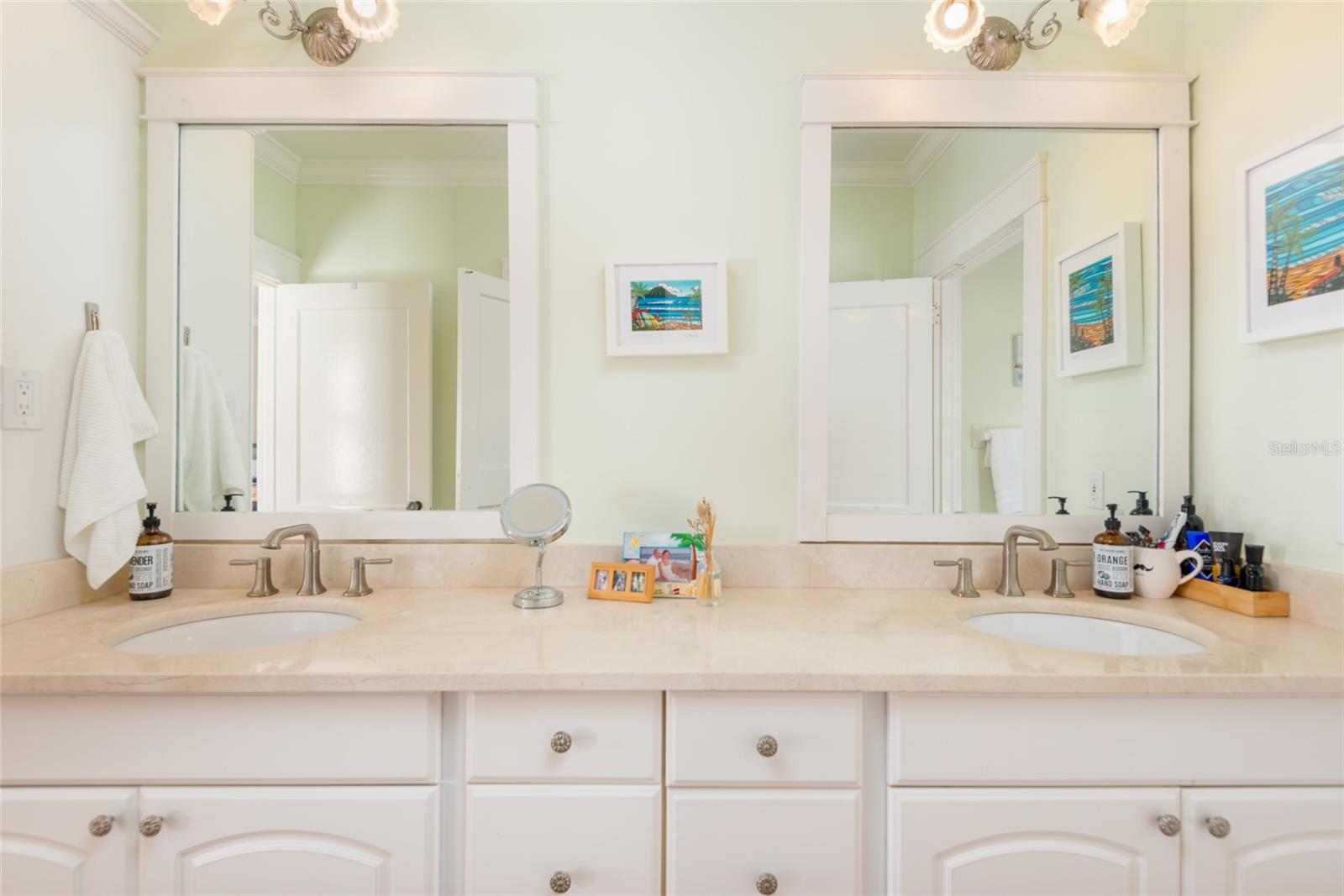 NEW SUBURB BEAUTIFUL - Residential