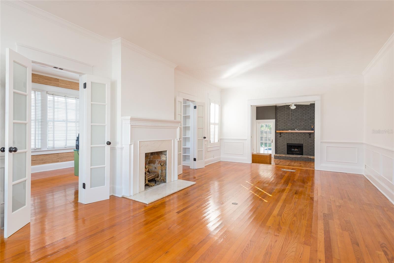 NEW SUBURB BEAUTIFUL - Residential