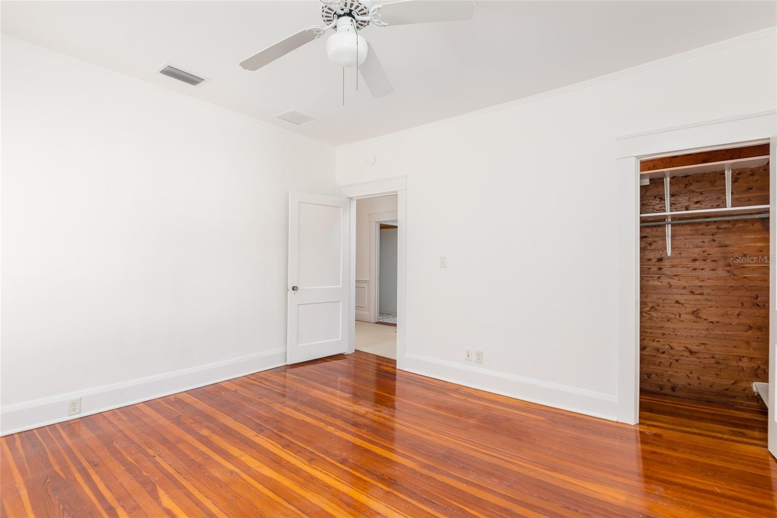 NEW SUBURB BEAUTIFUL - Residential