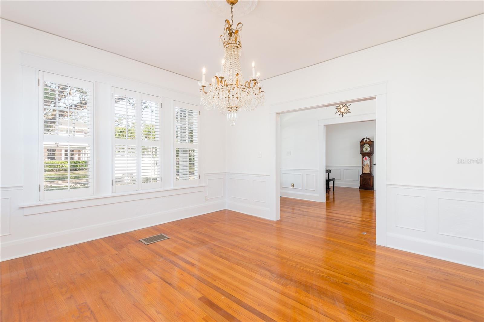 NEW SUBURB BEAUTIFUL - Residential