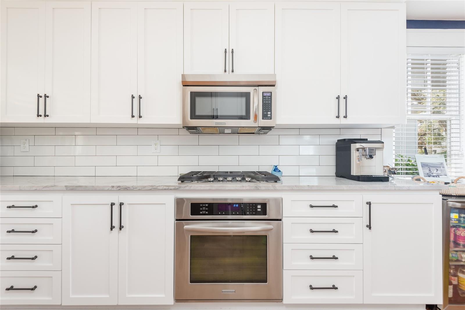 NEW SUBURB BEAUTIFUL - Residential