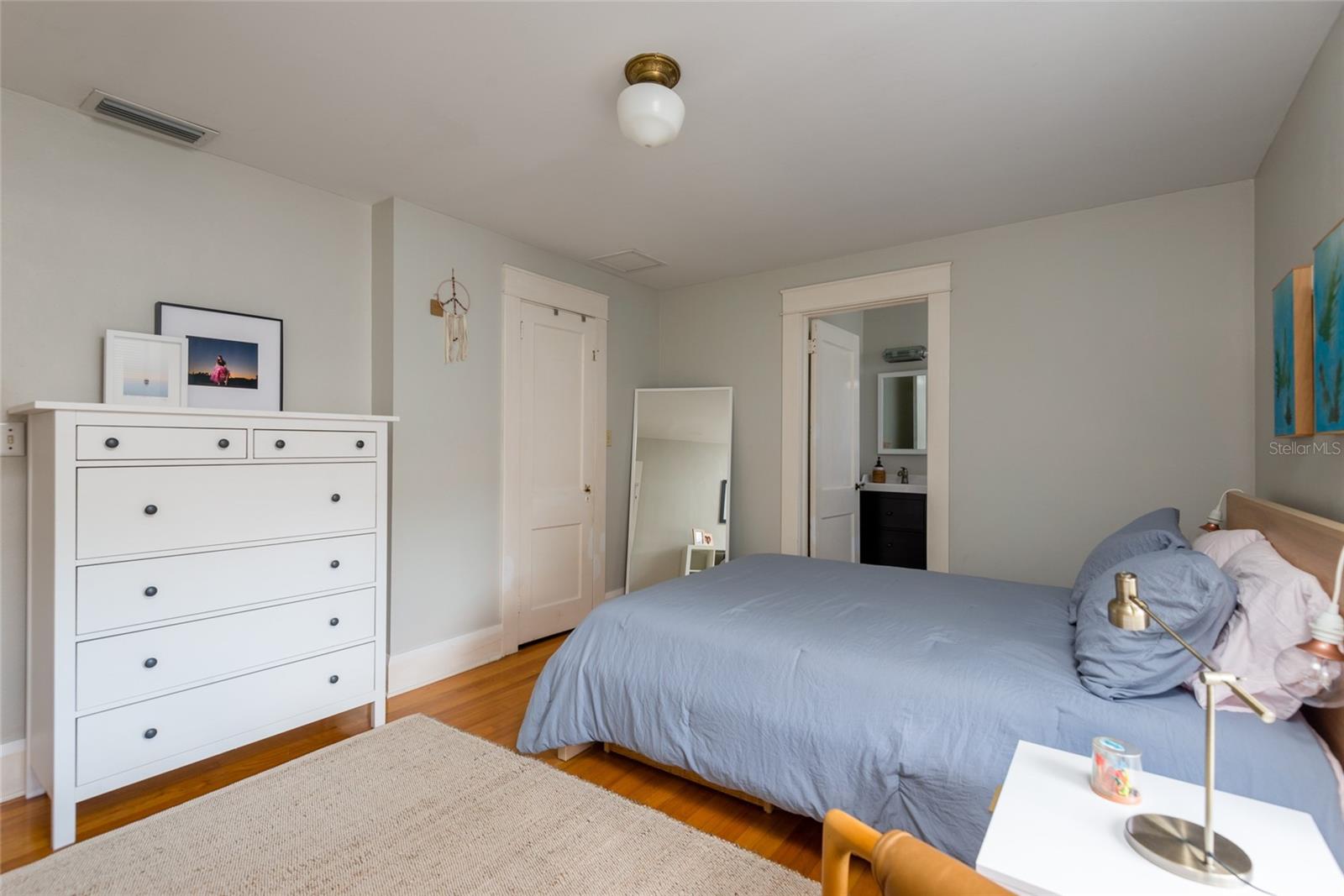 NEW SUBURB BEAUTIFUL - Residential