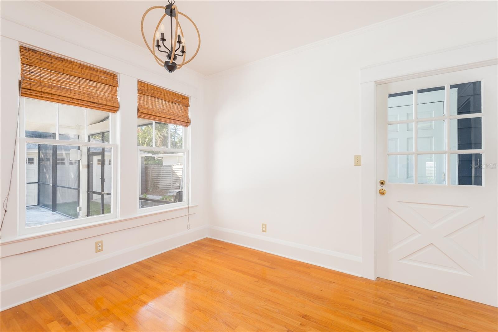 NEW SUBURB BEAUTIFUL - Residential