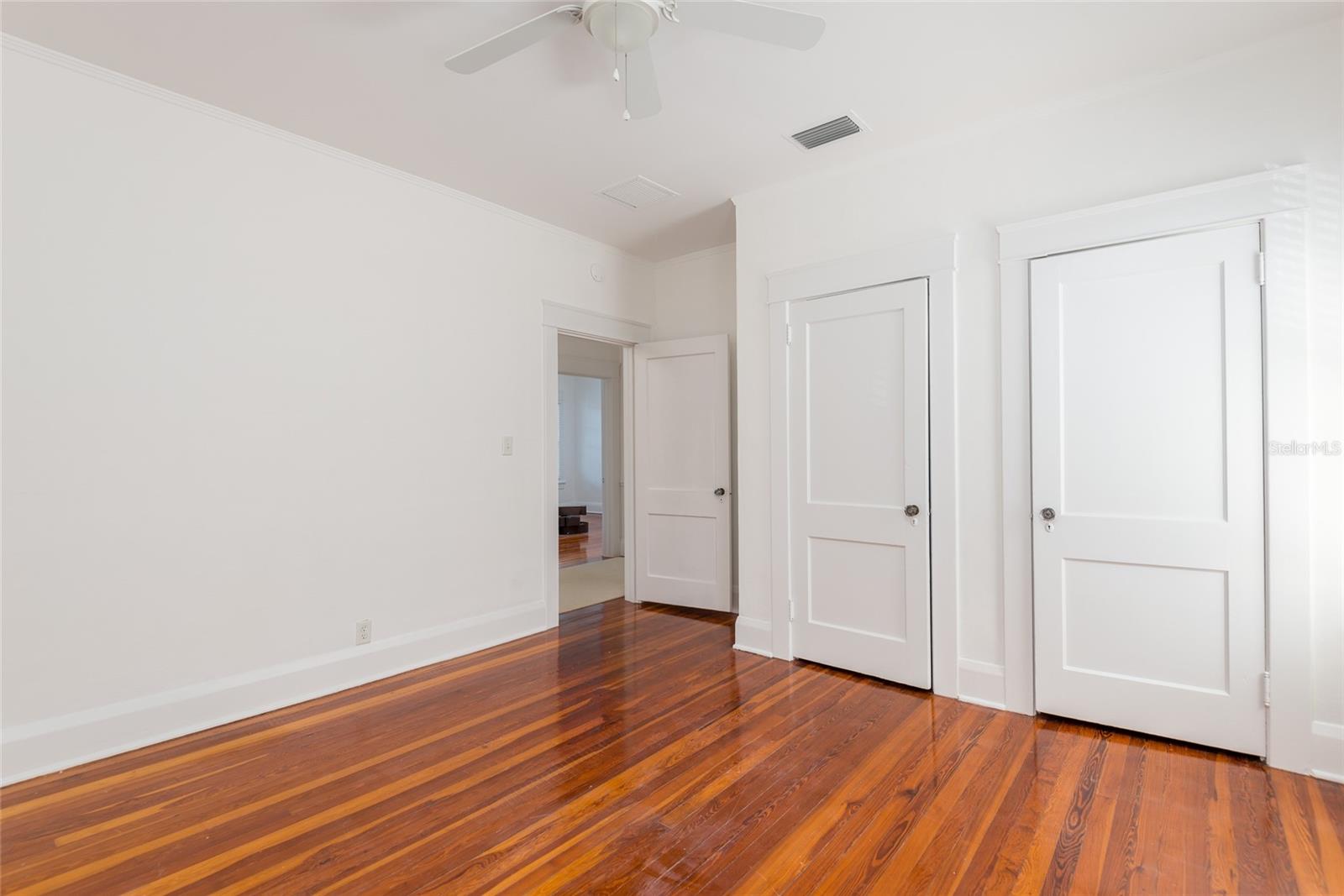 NEW SUBURB BEAUTIFUL - Residential