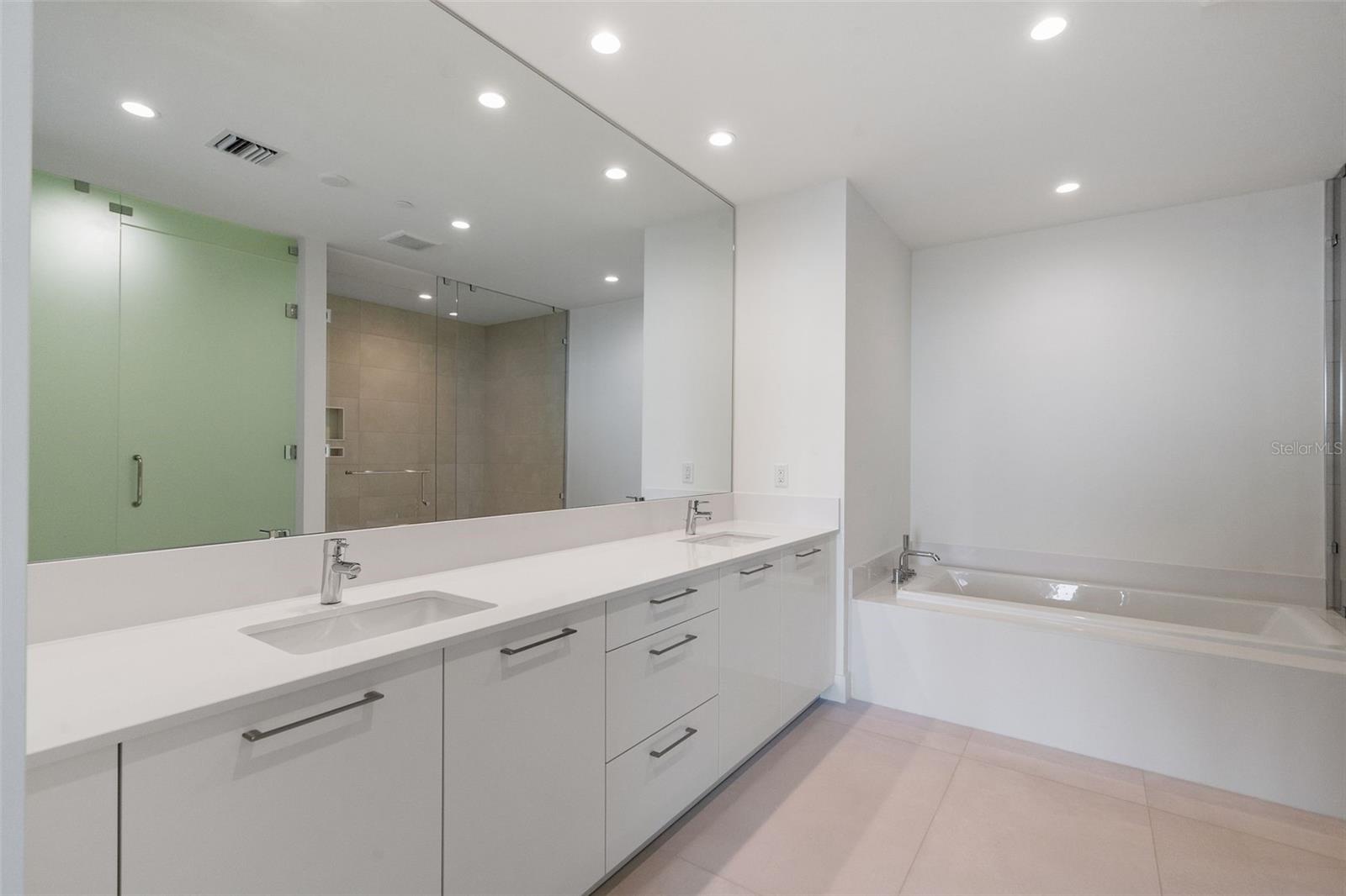 SALTAIRE ST PETERSBURG - Residential