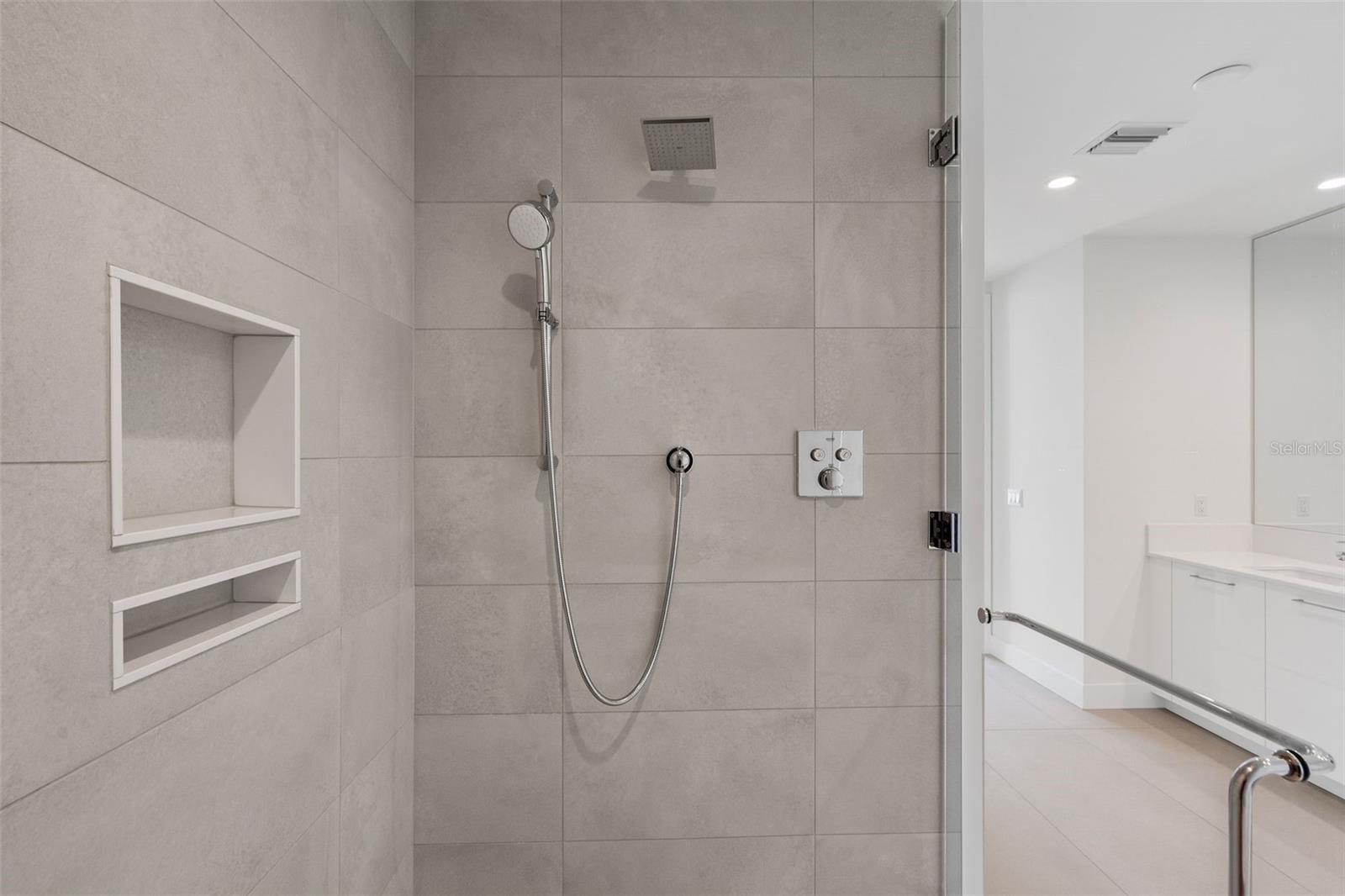 SALTAIRE ST PETERSBURG - Residential