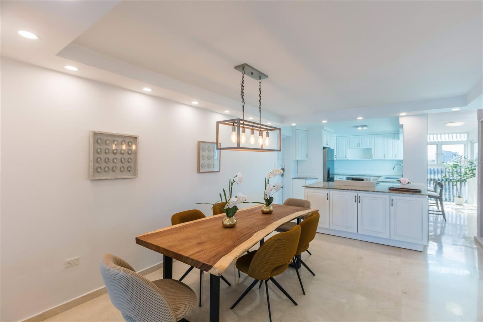 OCEAN COURT - Residential